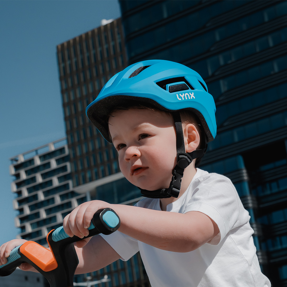 619011.BLU LYNX Cycling helmet Kidz (M) 52-56 cm